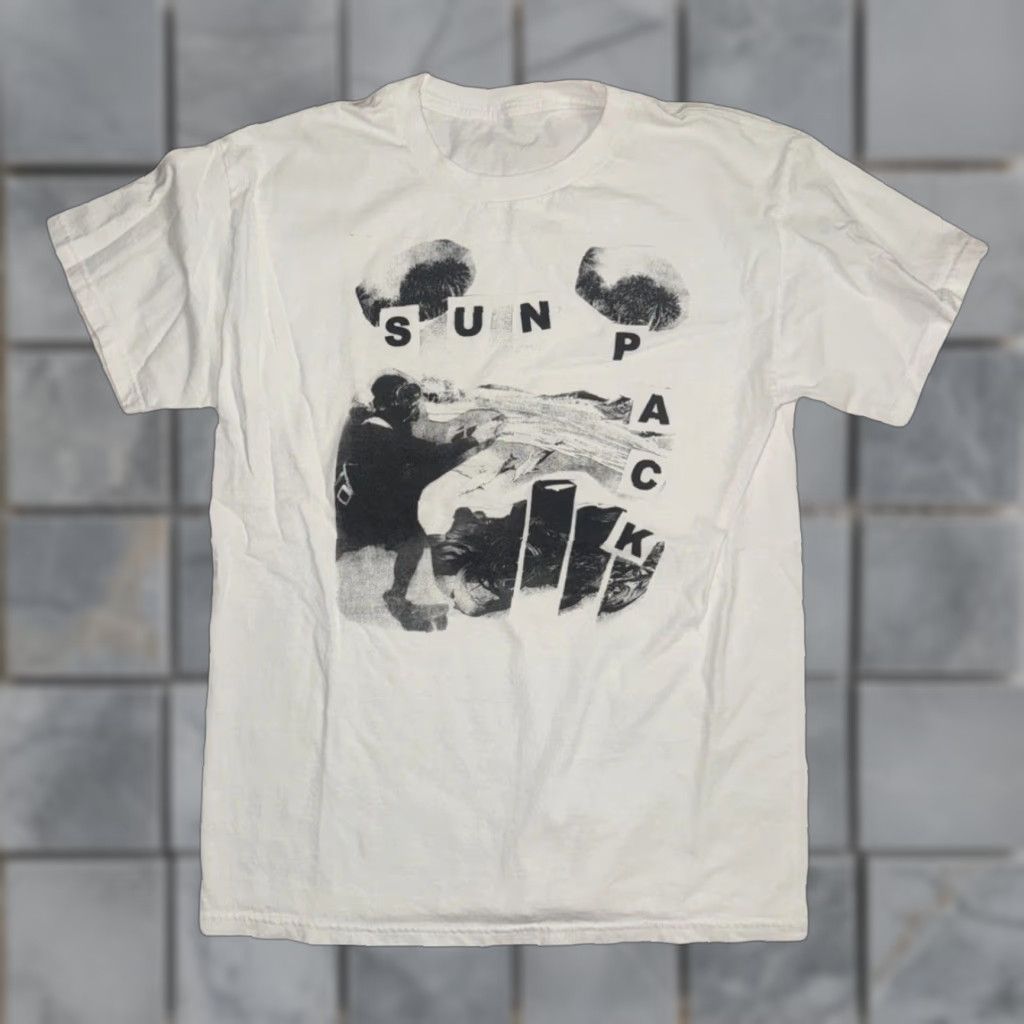 Vintage Sun Pack Abstract Graphic T-Shirt White Small Mens 17x26 Art Tee 90s? Size US S / EU 44-46 / 1 - 1 Thumbnail