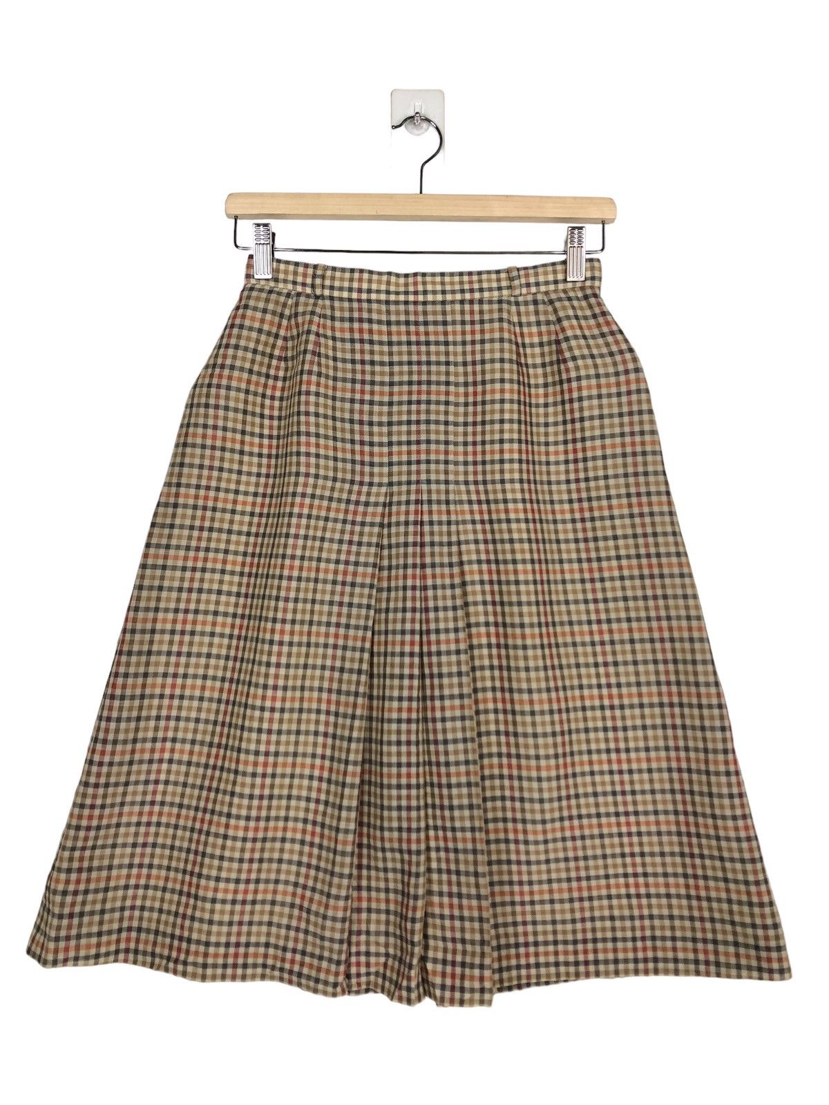 スカート Burberry SKIRT (8081126 B7348) WHITE BURBERRY NYLON SKIRT (8081126B7348) – LOZURI®
