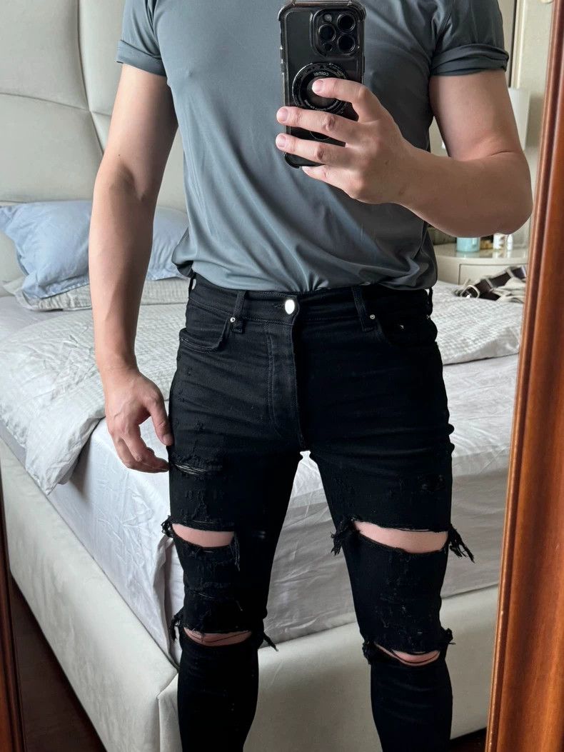 Amiri Amiri Men's black skinny jeans 2501-Nextarrow Size US 32 / EU 48 - 1 Thumbnail