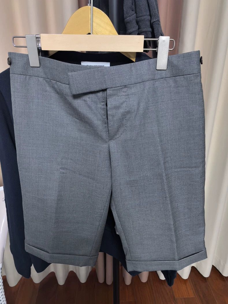 Thom Browne Thom browne Wool shorts 2504-Nextarrow Size US 29 - 1 Thumbnail