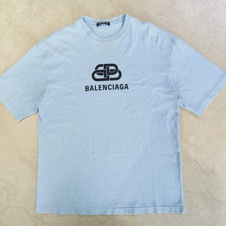 Balenciaga Balenciaga Blue short sleeves and chest lock print design. Size US M / EU 48-50 / 2 - 1 Thumbnail