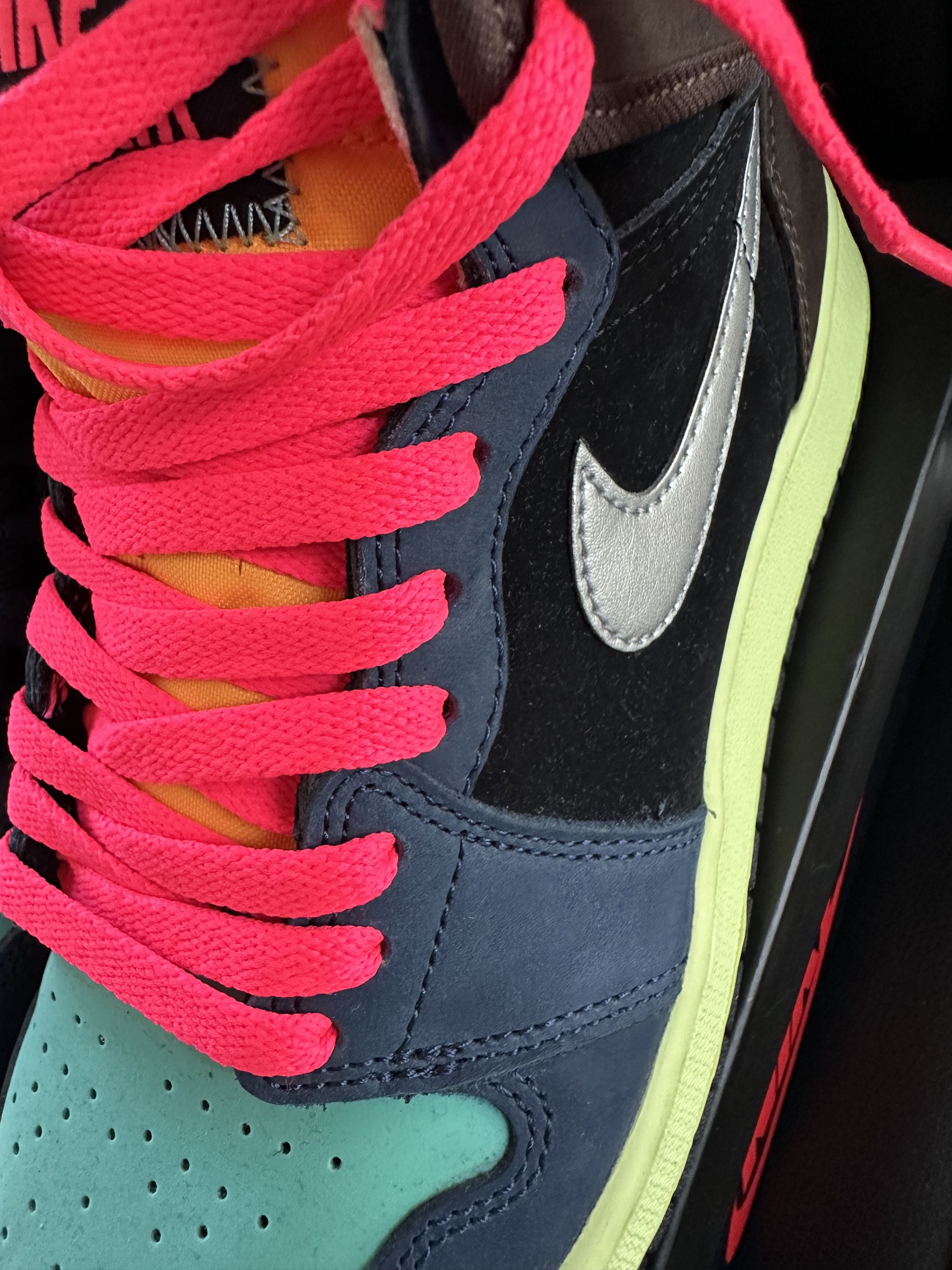 Jordan Brand × Nike PREOWNED YOUTH JORDAN 1 HIGH RETRO OG "BIO HACK" Size US 6.5 / IT 36.5 - 5 Thumbnail