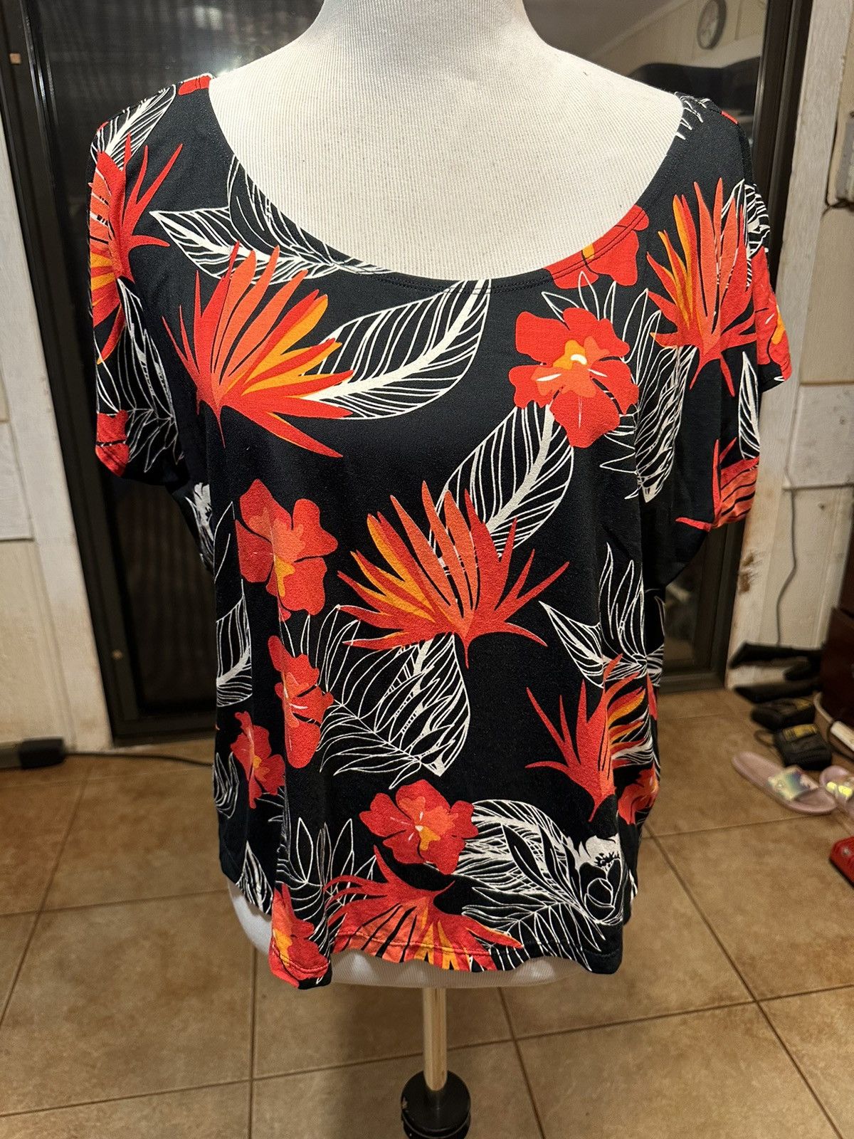 Other PreOwned Ava Sky Blouse Hawaiian Print Black/Red Women's S Size S / US 4 / IT 40 - 1 Thumbnail