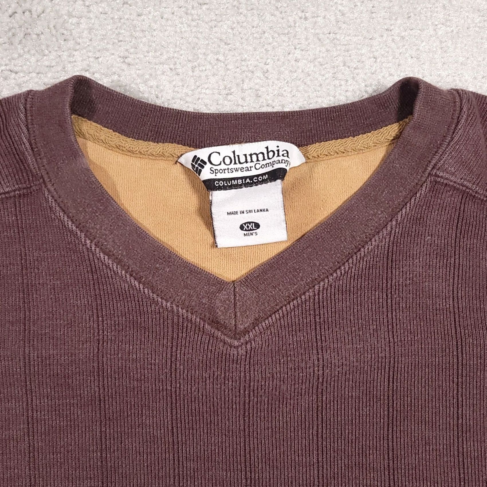 Vintage Columbia Heavyweight Sweatshirt Men XXL Brown V-Neck Long Sleeve Outdoor Sweatshirt Size US XXL / EU 58 / 5 - 4 Thumbnail