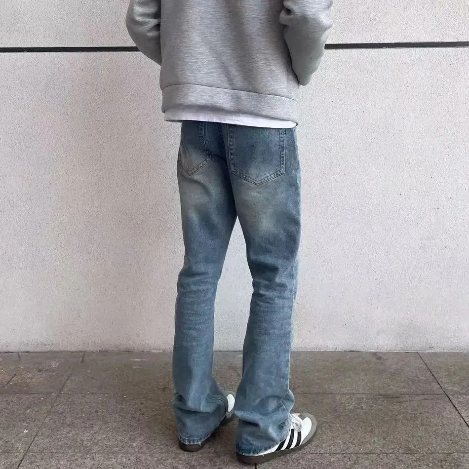 Japanese Brand Retro loose washed micro flared jeans Size US 32 / EU 48 - 3 Thumbnail