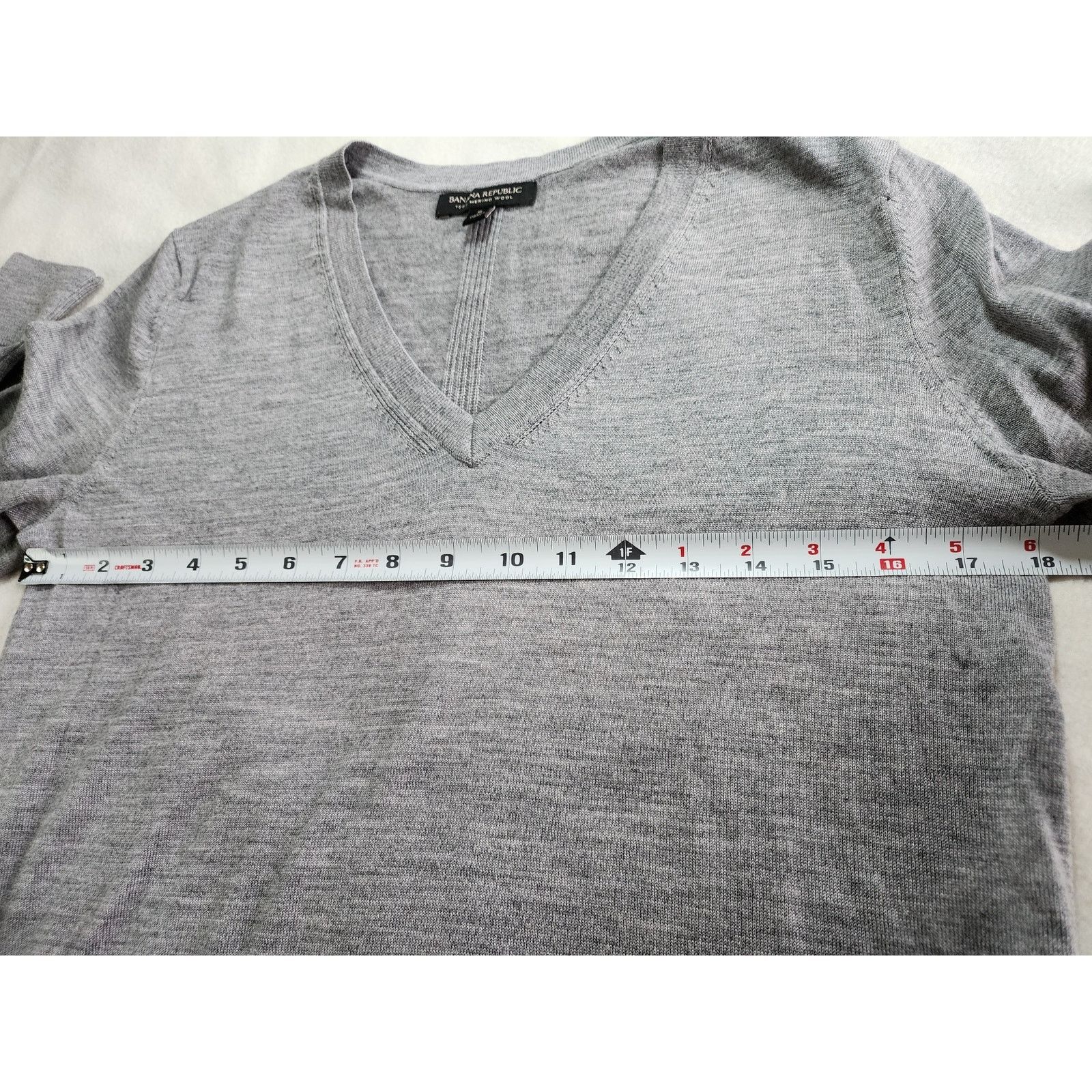Banana Republic Banana Republic 100% Extra Fine Merino Wool Sweater S Gray Size S / US 4 / IT 40 - 4 Thumbnail