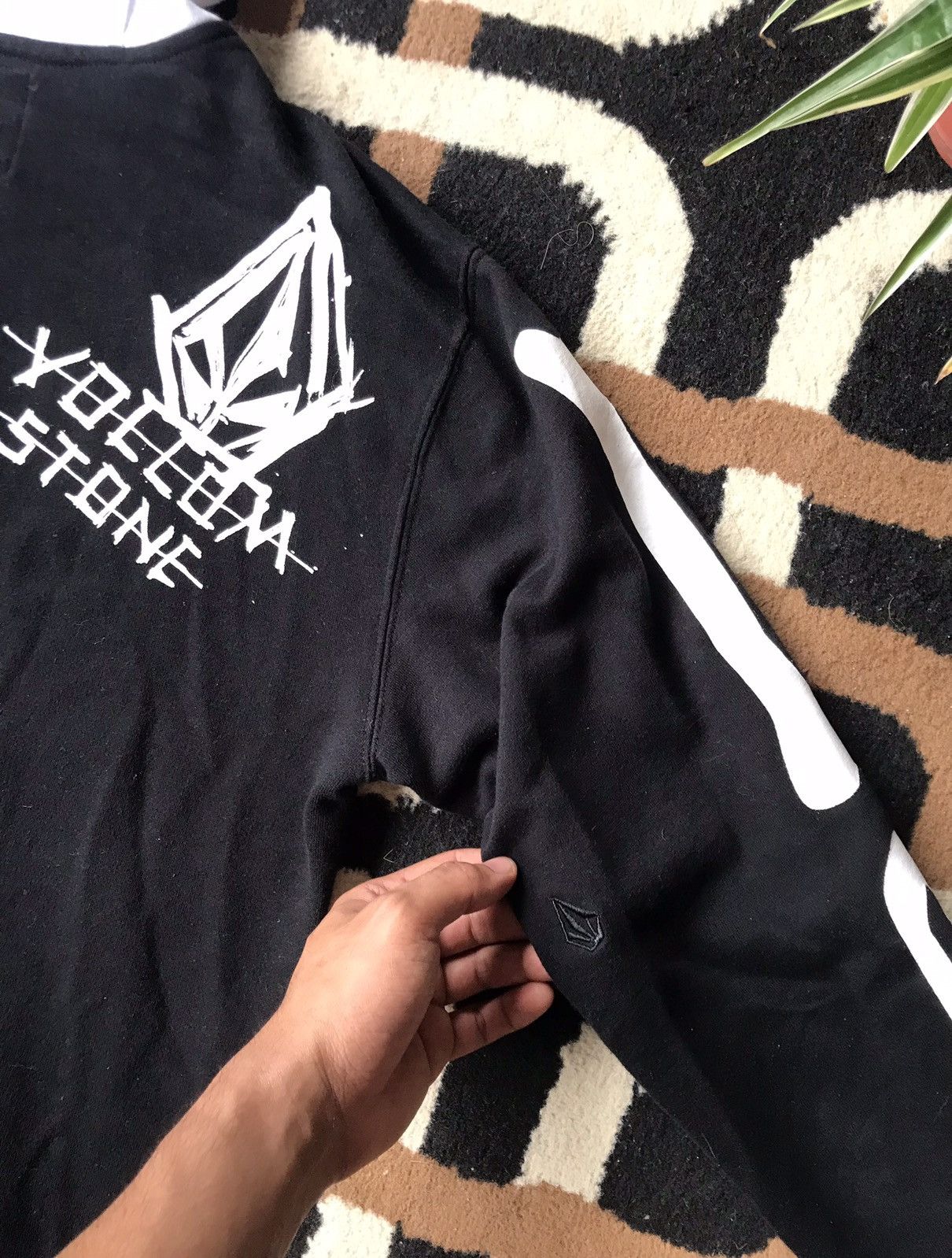 Volcom 🔥 🔥 OFFER ME NOW ‼️ Rare Volcom Skull Skeleton Hoodie Size US M / EU 48-50 / 2 - 10 Thumbnail