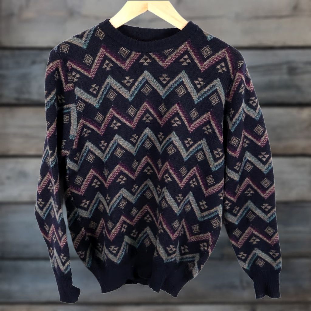 Vintage VINTAGE 90s Wool Blend Sweater Men's M Dark Blue Purple Geometric Italian Knit Pullover Crew Neck Knitwear, Regular Fit, Fall Winter Season, Mens Size US M / EU 48-50 / 2 - 1 Thumbnail