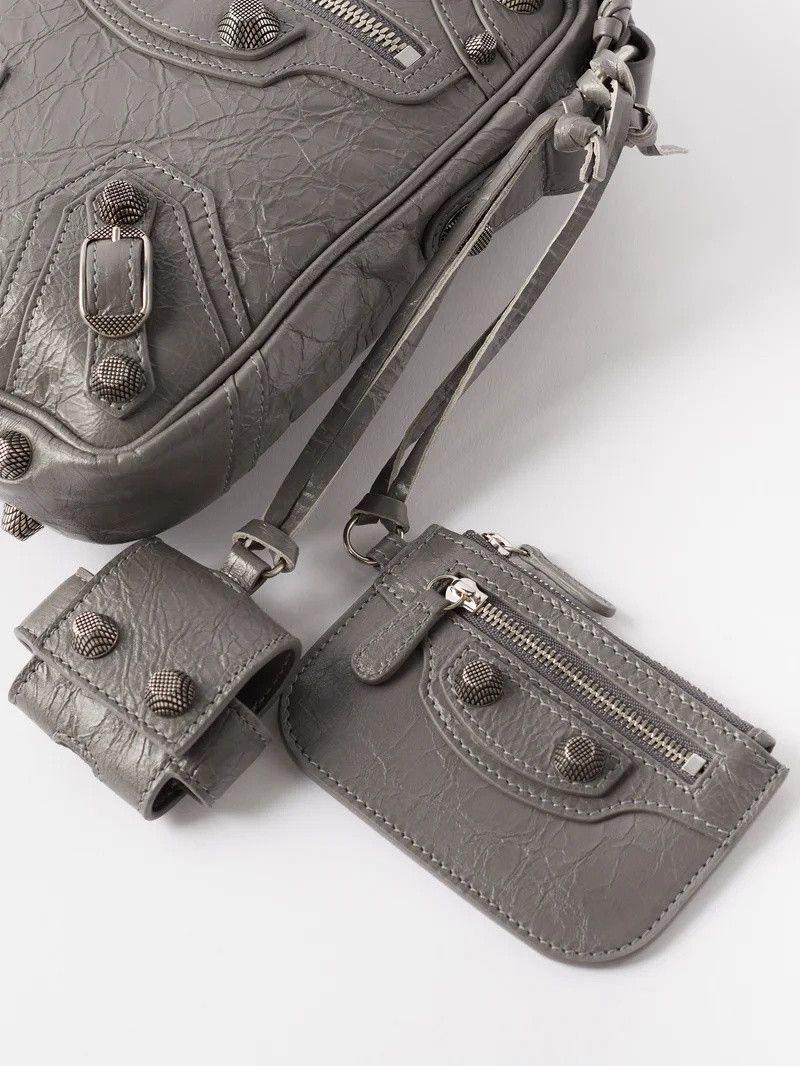 Balenciaga o1la1rc1a0824 Size: OS / Le Cagole Crossbody Bag Used Grey Size ONE SIZE - 3 Thumbnail