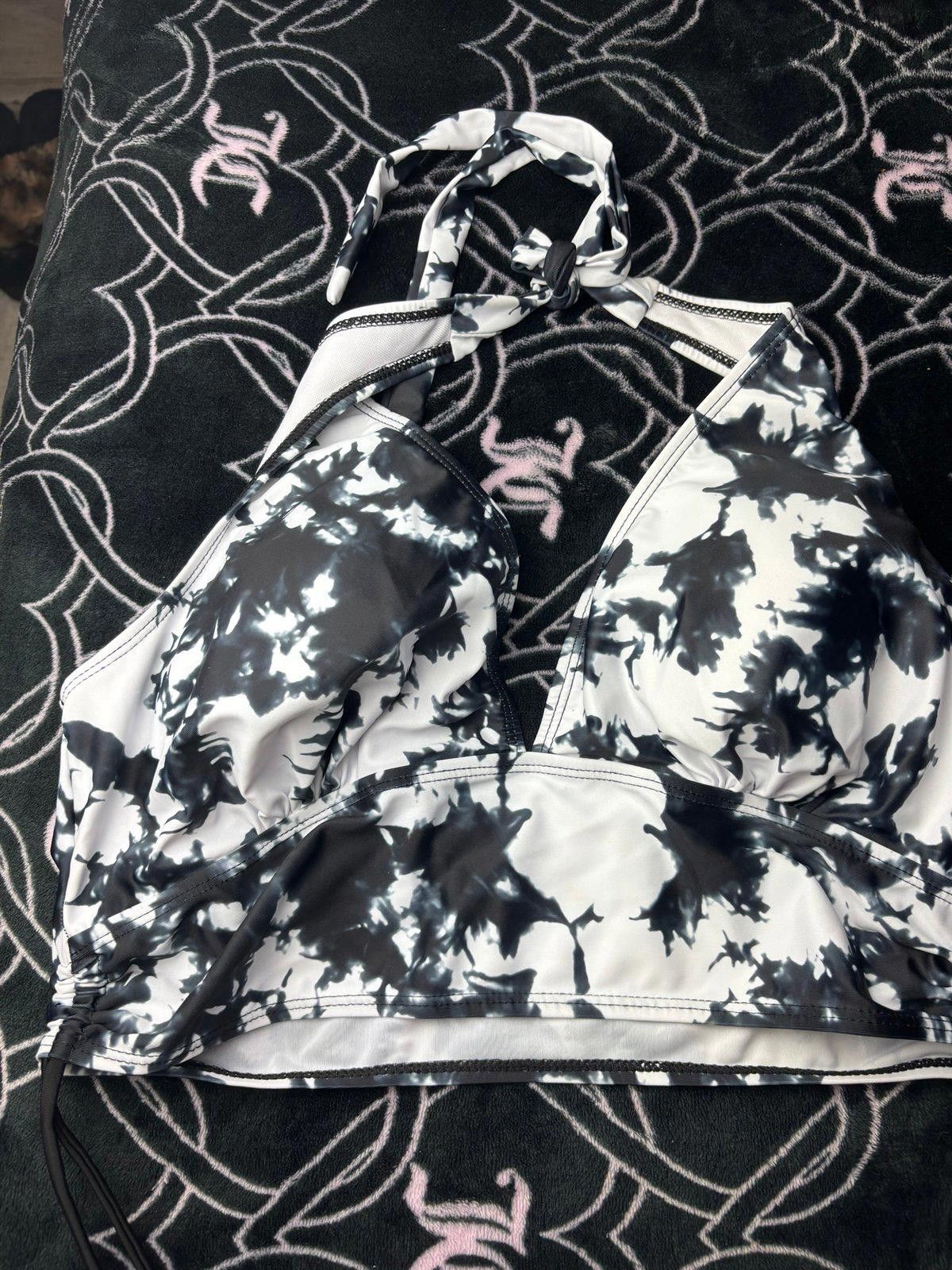Other Black and white bathing suit top Size ONE SIZE - 1 Preview