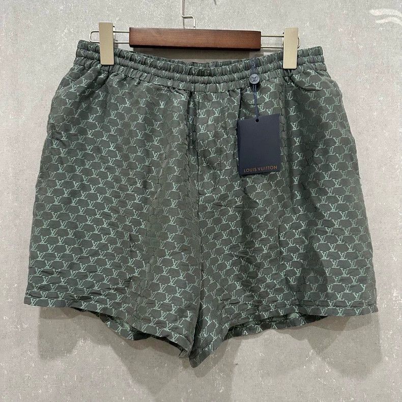 Louis Vuitton louis vuitton logo print silk shorts Size US 31 - 1 Thumbnail