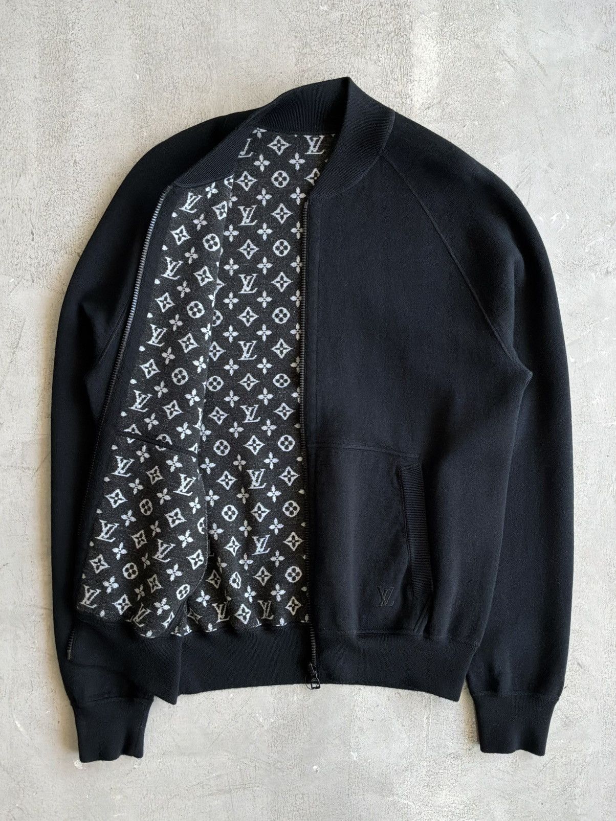 Louis Vuitton 2021 Louis Vuitton - Monogram Reversible Bomber Jacket Size US XL / EU 56 / 4 - 9 Thumbnail