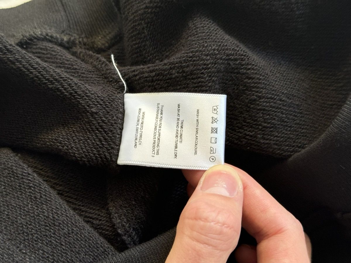 Prototypes Cropped gloved hoodie « HARD » Size US M / EU 48-50 / 2 - 15 Thumbnail