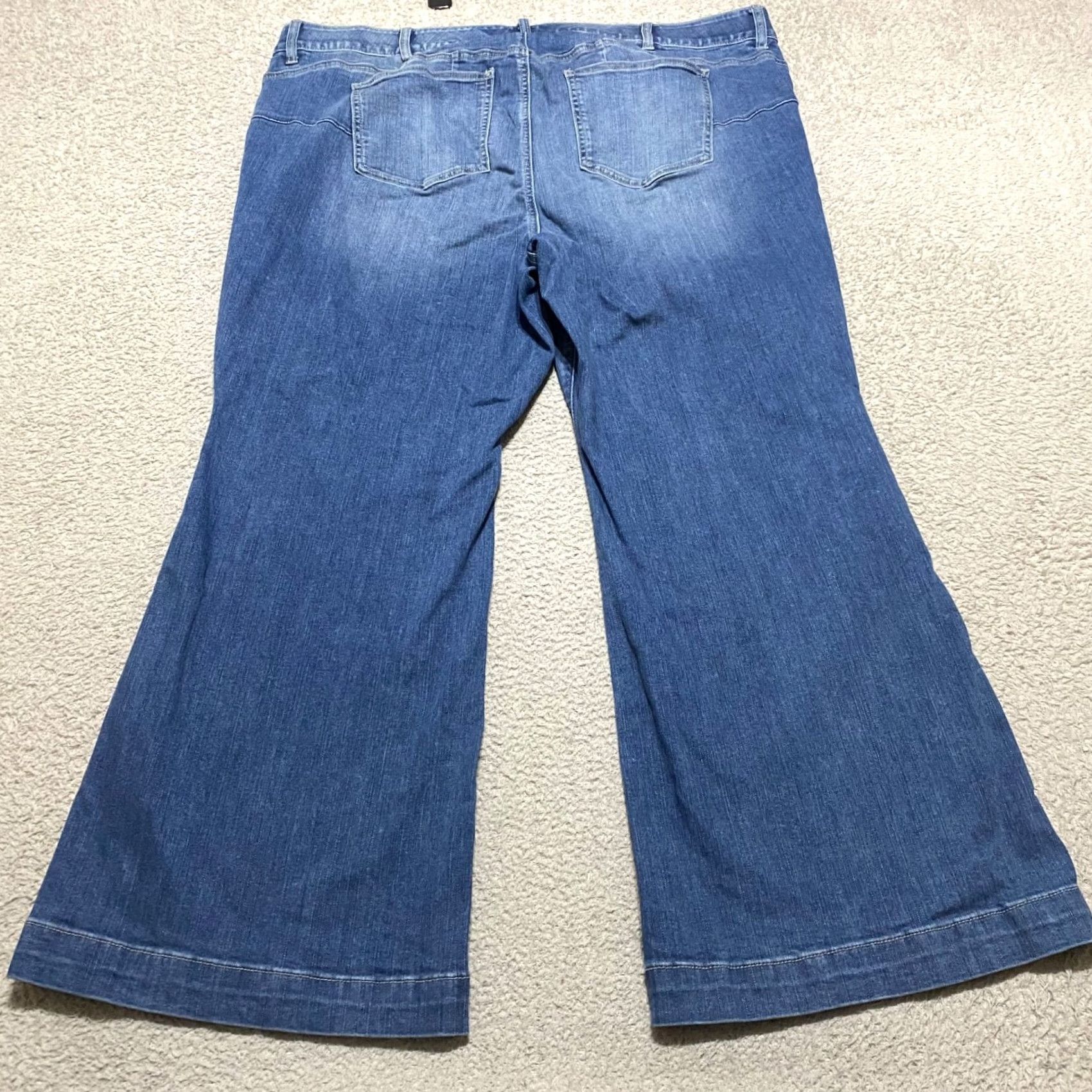 Torrid Torrid Jeans Flared 26P Petite Blue Denim Medium Wash 5-Pocket Stretch Size 26" / US 2 / IT 38 - 2 Thumbnail