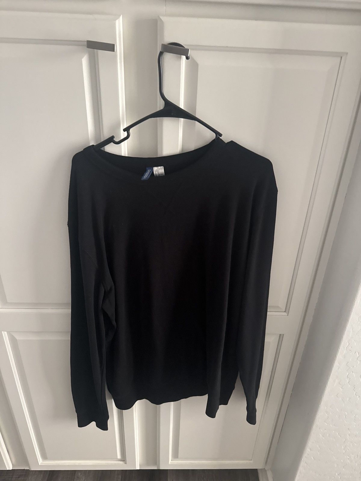 H&M Black H&M Divided Sweatshirt Size US XL / EU 56 / 4 - 2 Thumbnail