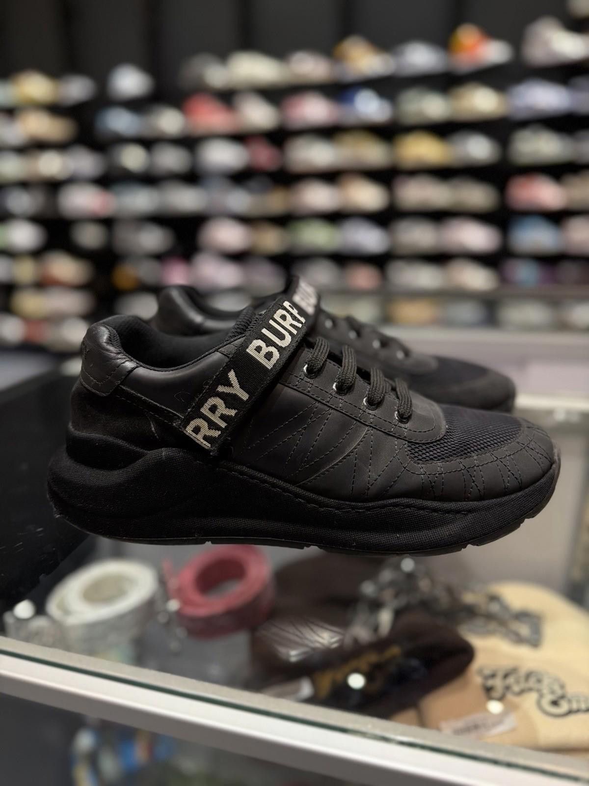 Burberry Burberry Ronnie Sneaker | Size 11US/44EU Black Size US 11 / EU 44 - 2 Thumbnail