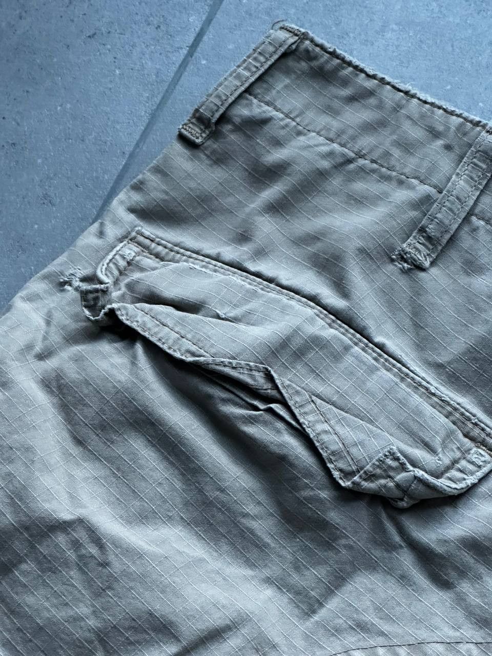 Carhartt Vintage Carhartt Baggy Beige Distressed Shorts Size US 34 / EU 50 - 13 Thumbnail