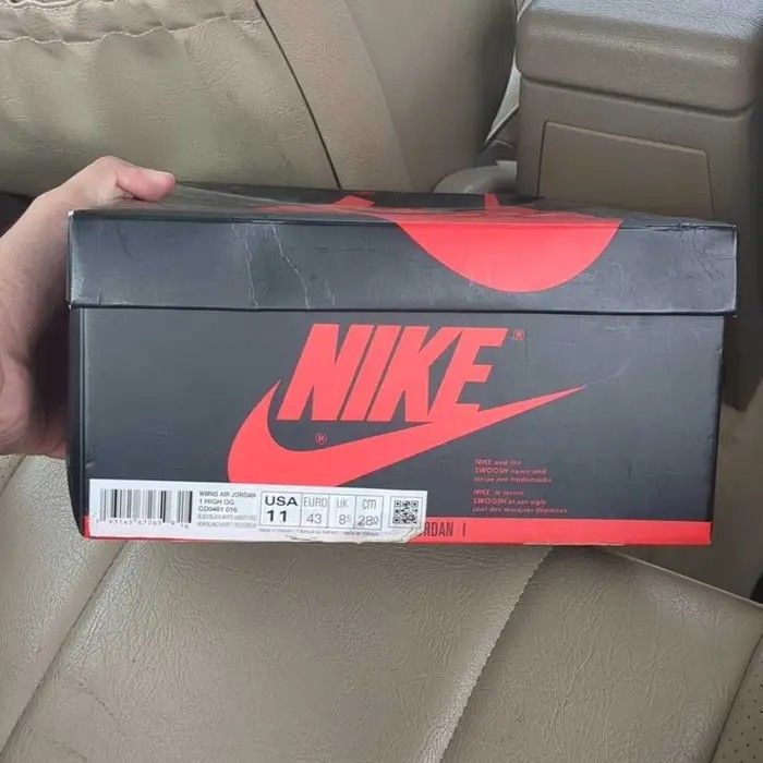 Jordan Brand Jordan 1 Retro High Satin Black Toe CD0461016 Size 11 Women Size US 9.5 / EU 42-43 - 6 Thumbnail