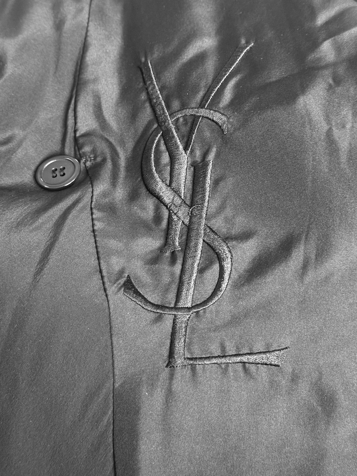 Yves Saint Laurent Iconic Tom Ford for YSL velvet silk blazer FALL 2002 Size S / US 4 / IT 40 - 4 Thumbnail