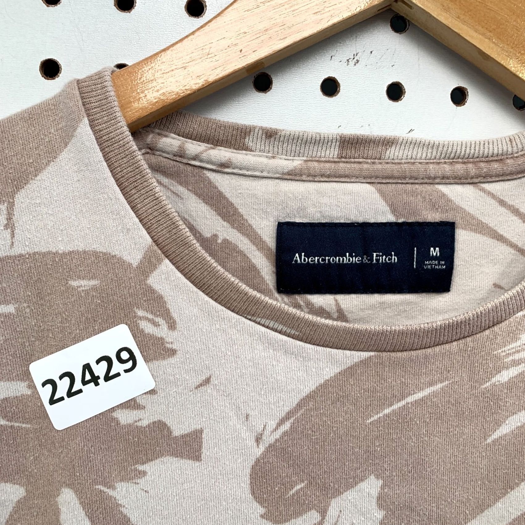 Abercrombie & Fitch Abercrombie & Fitch Shirt Mens Medium Brown Floral All Over Print 20.5x28 Size US M / EU 48-50 / 2 - 6 Thumbnail