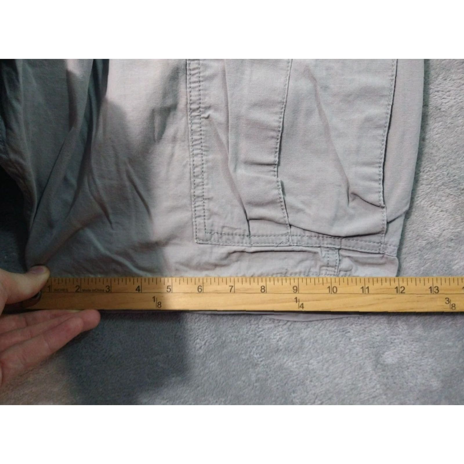 Levi's Levi's Cargo Shorts Mens 36 Gray Canvas Cotton Regular 9in Inseam Zip Front Cargo Pocket Grunge Street Wear Vintage No Size US 36 / EU 52 - 6 Thumbnail