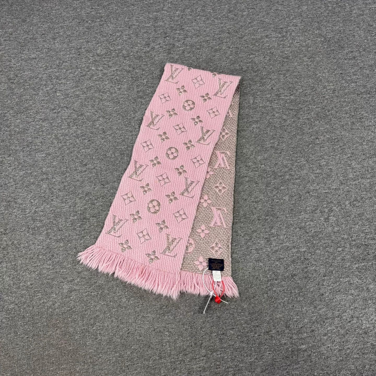 Louis Vuitton LV Pink Monogram Wool Fringe Scarf 99 New Size ONE SIZE - 2 Thumbnail