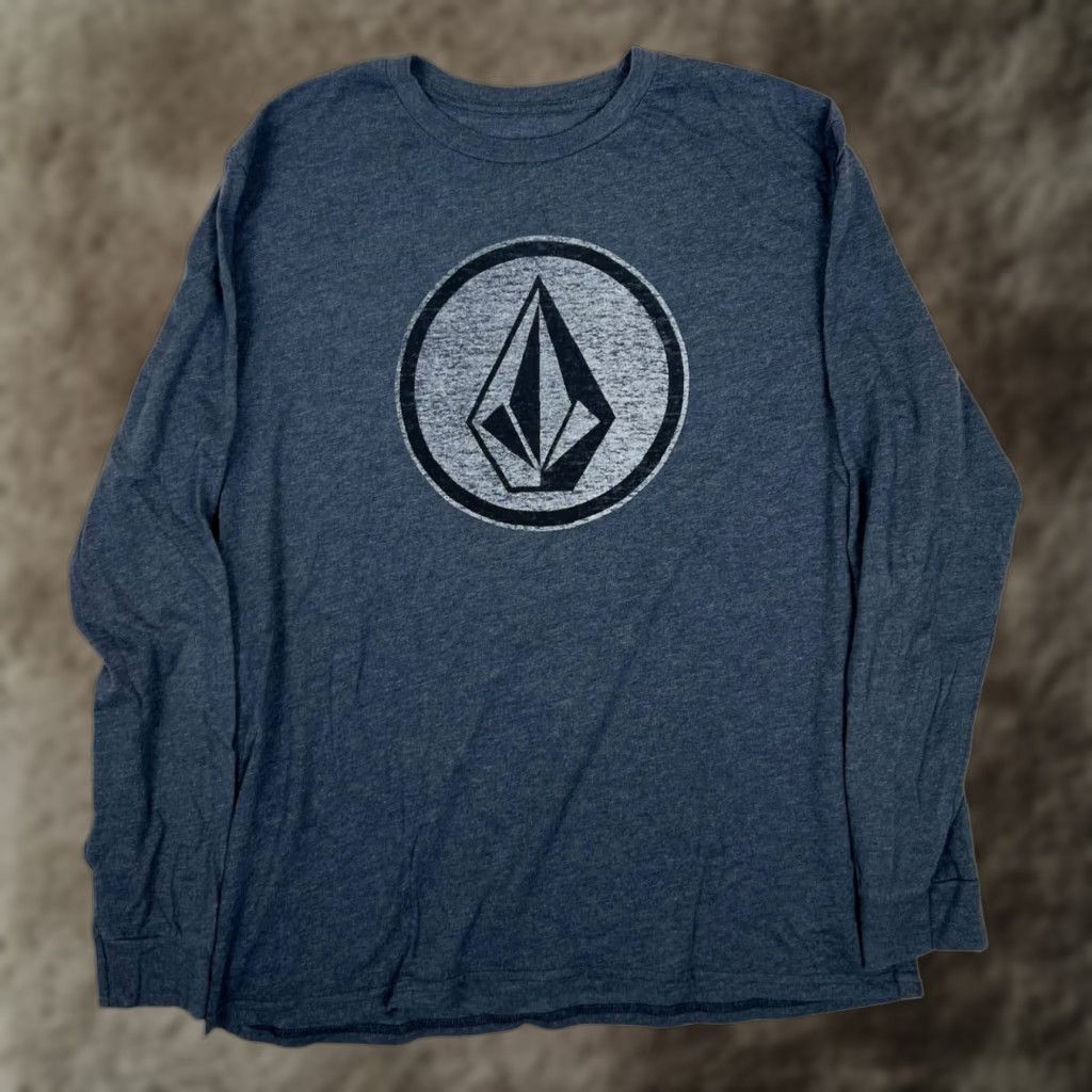 Volcom VINTAGE Volcom T-Shirt Long Sleeve XL Gray Stone Logo Skate Streetwear Y2K Men Men’s Shirts XL Gray Stone Logo 2000s Size US XL / EU 56 / 4 - 1 Thumbnail