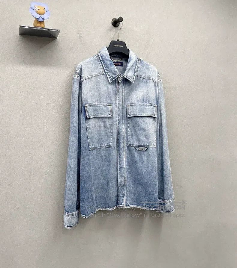 Louis Vuitton Louis Vuitton Light blue denim jacket Size US L / EU 52-54 / 3 - 4 Thumbnail