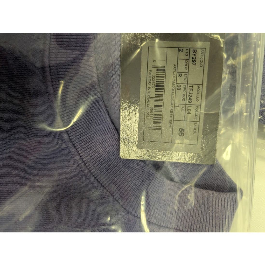 Tom Ford o1rshd1 Q:2 / Cut And Sewn Crewneck Sweatshirt in Purple Size US XL / EU 56 / 4 - 19 Thumbnail