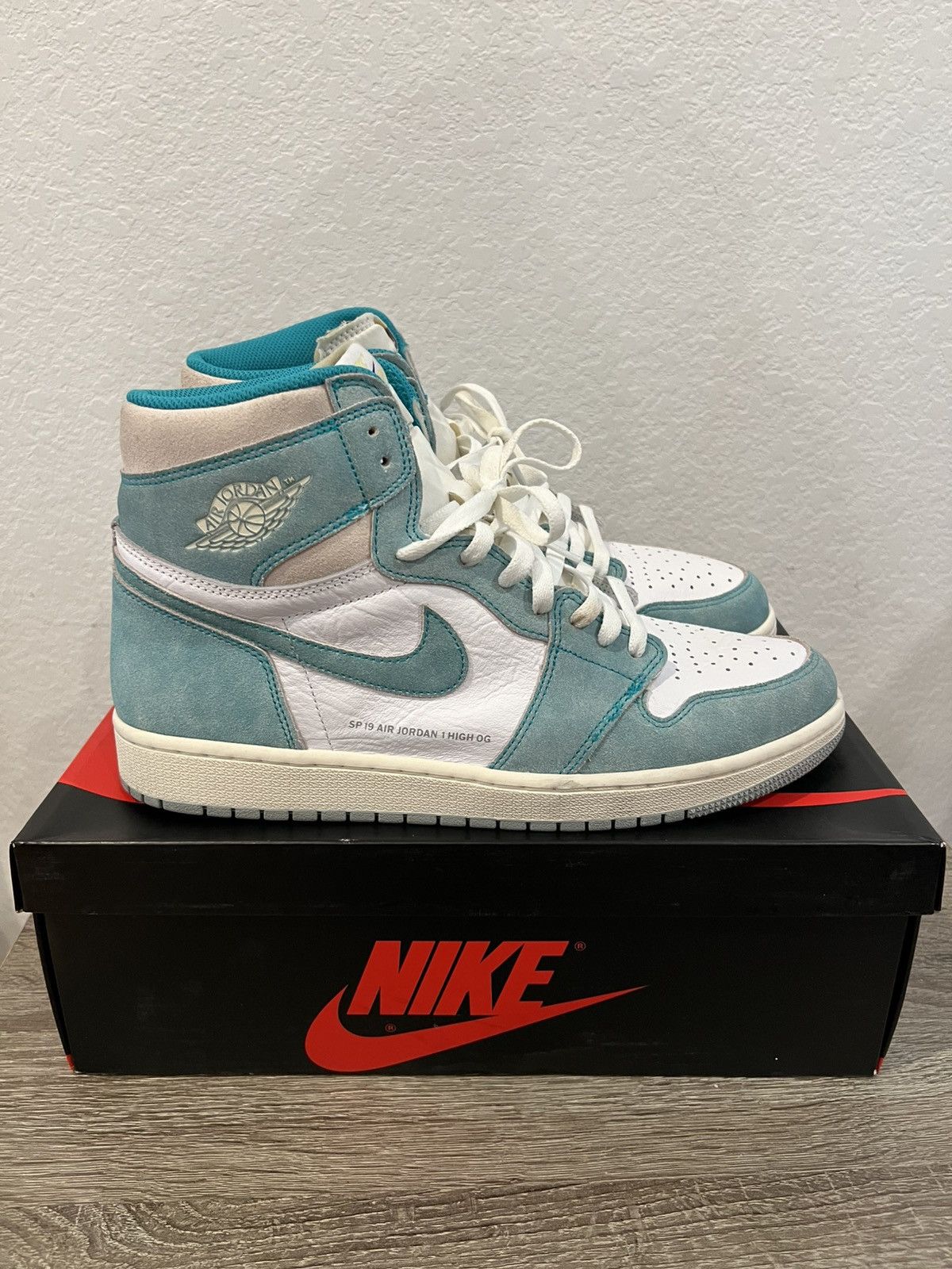 Jordan Brand Jordan 1 Retro High OG Turbo Green Size US 12 / EU 45 - 1 Thumbnail