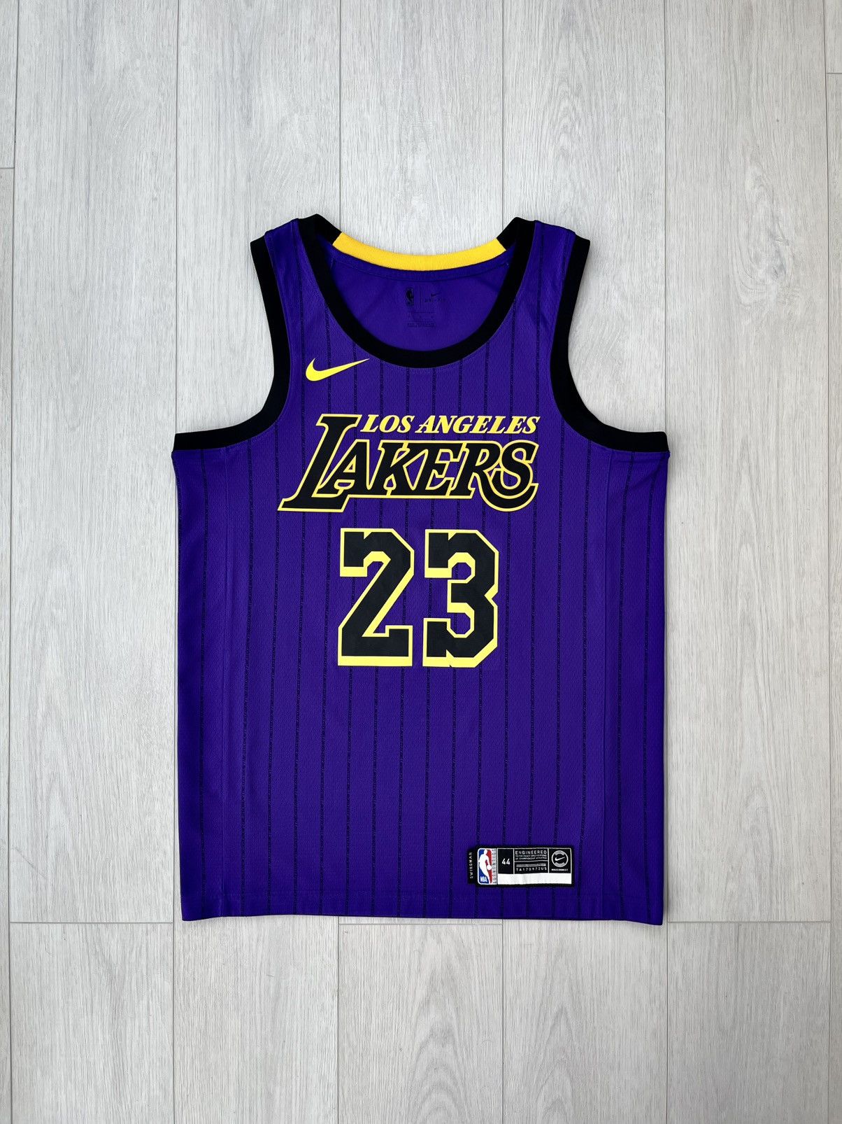 NBA Lakers LeBron James #23 NBA City Edition Basketball Jersey Size US M / EU 48-50 / 2 - 1 Thumbnail