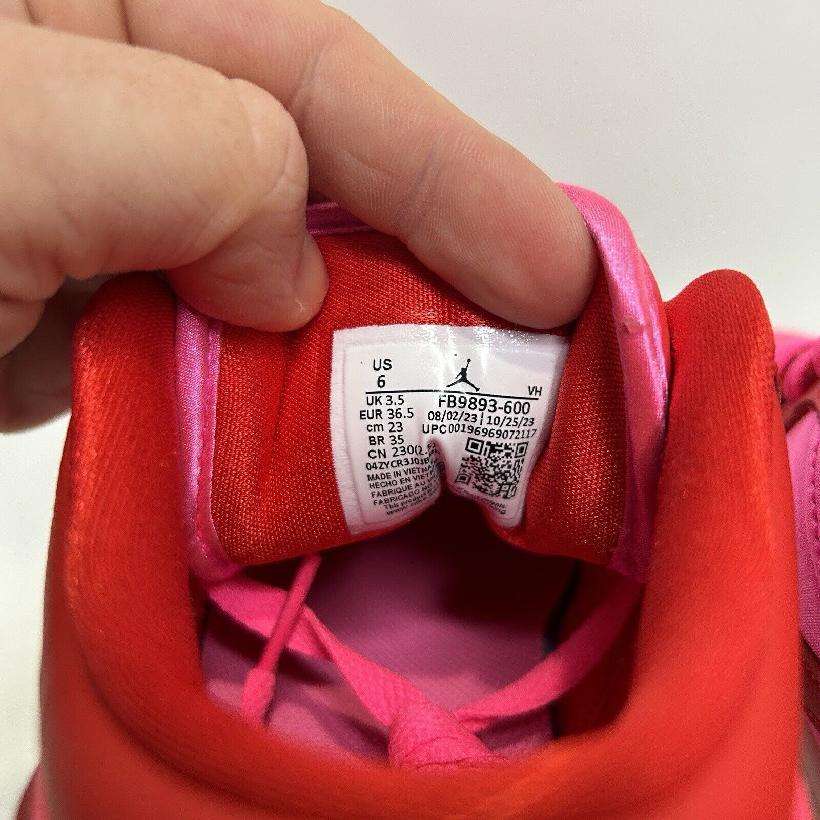 Nike Nike Air Jordan 1 Low SE “Pink Blast/Valentine’s Day” 2024 Size US 6 / IT 36 - 6 Thumbnail
