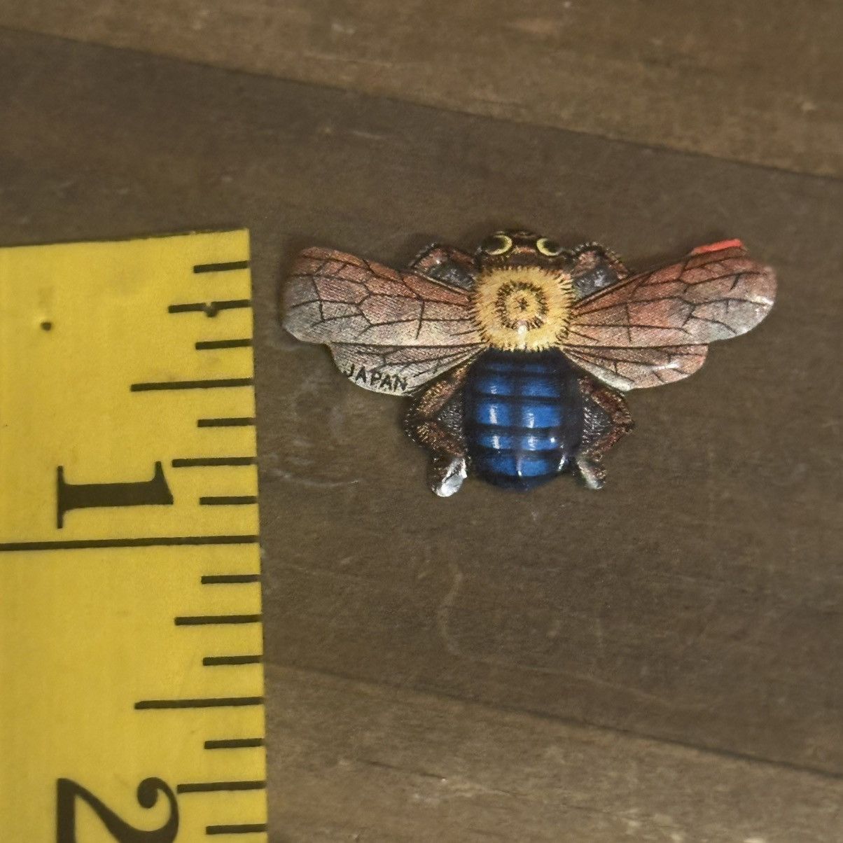 Vintage Vintage 50’s Japan tin litho bee carnival prize pin Size ONE SIZE - 3 Thumbnail