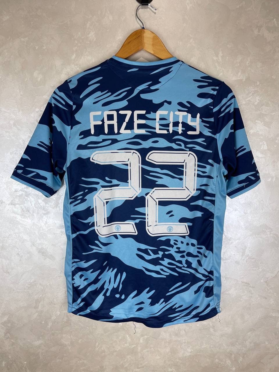 FaZe Manchester City x FaZe Clan Jersey 22 Polyester XS Blue Camo Size US XS / EU 42 / 0 - 2 Thumbnail