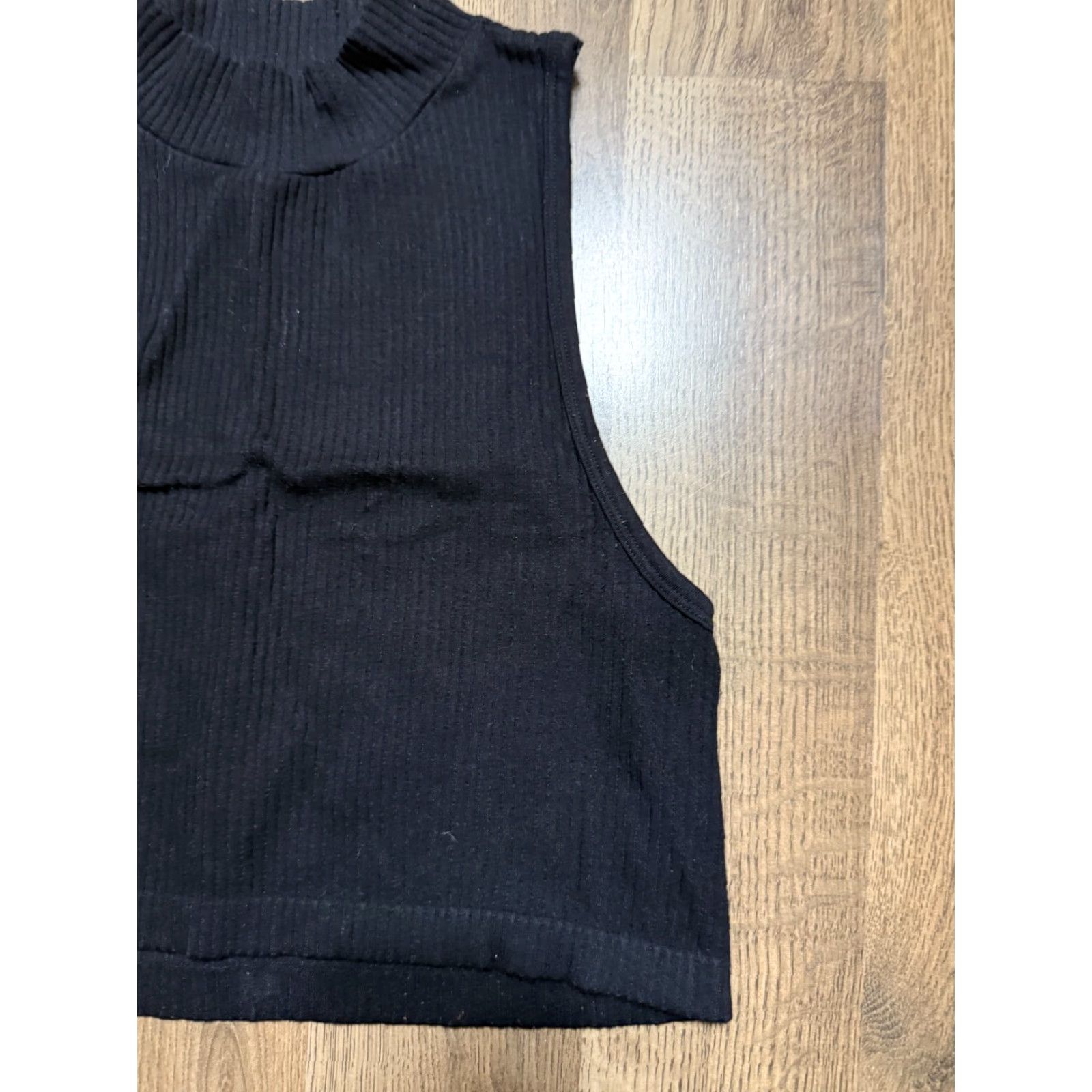 Aeropostale AeroPOSTALE Tank Top Womens Size Medium Black Mock Neck Crop Ribbed Size M / US 6-8 / IT 42-44 - 4 Thumbnail