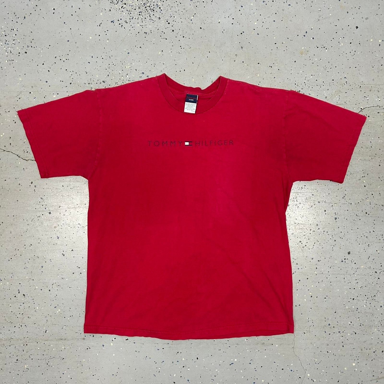 Tommy Hilfiger VTG Red Tommy Hilfiger cotton t-shirt Size US XL / EU 56 / 4 - 1 Thumbnail