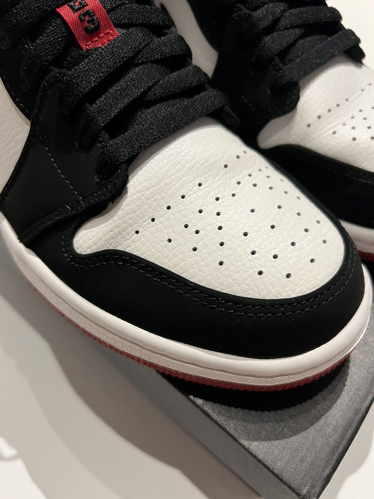Nike Air Jordan 1 Low “Gym Red” Black Toe Low Sneakers Size US 8 / EU 41 - 15 Thumbnail
