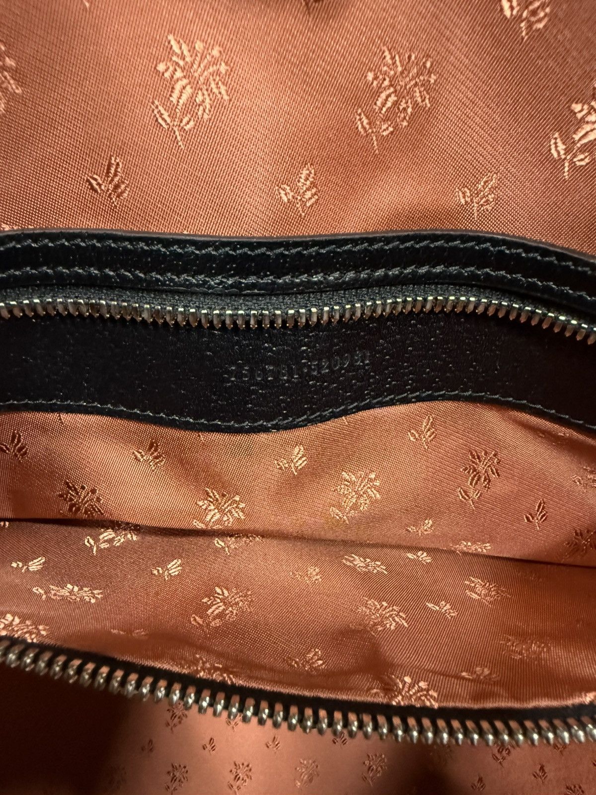 Gucci NWT LIMITED EDITION SOLD OUT! GUCCI INTERLOCKING LG DUFFLE Size ONE SIZE - 5 Thumbnail