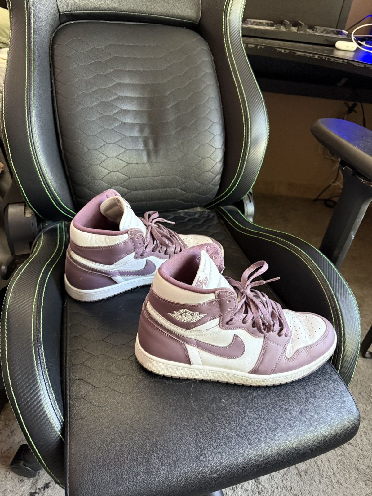 Nike Nike Air Jordan 1’s Purple & White Hi-Top’s Size US 11 / EU 44 - 6 Thumbnail