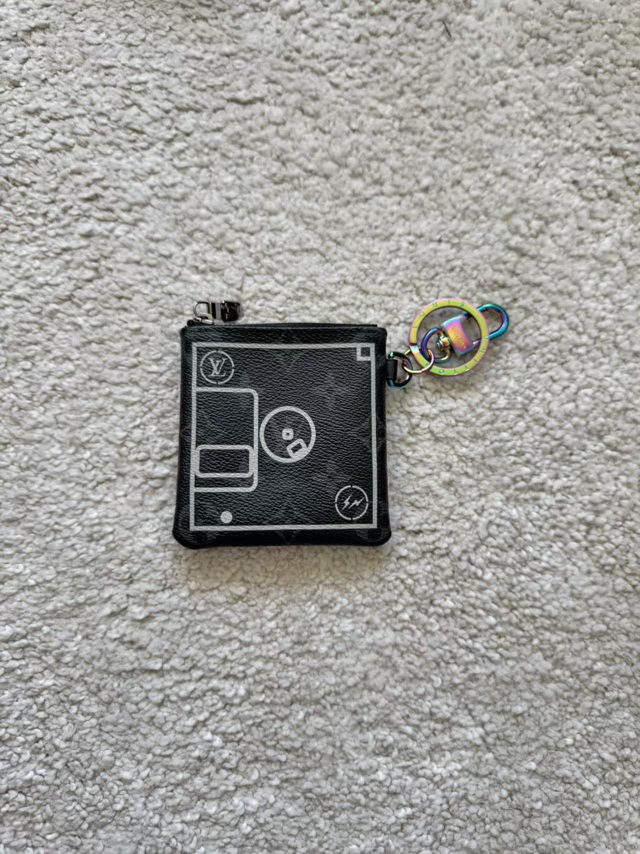 Fragment Design × Louis Vuitton Louis Vuitton x Fragment Design Small Purse Size ONE SIZE - 1 Thumbnail