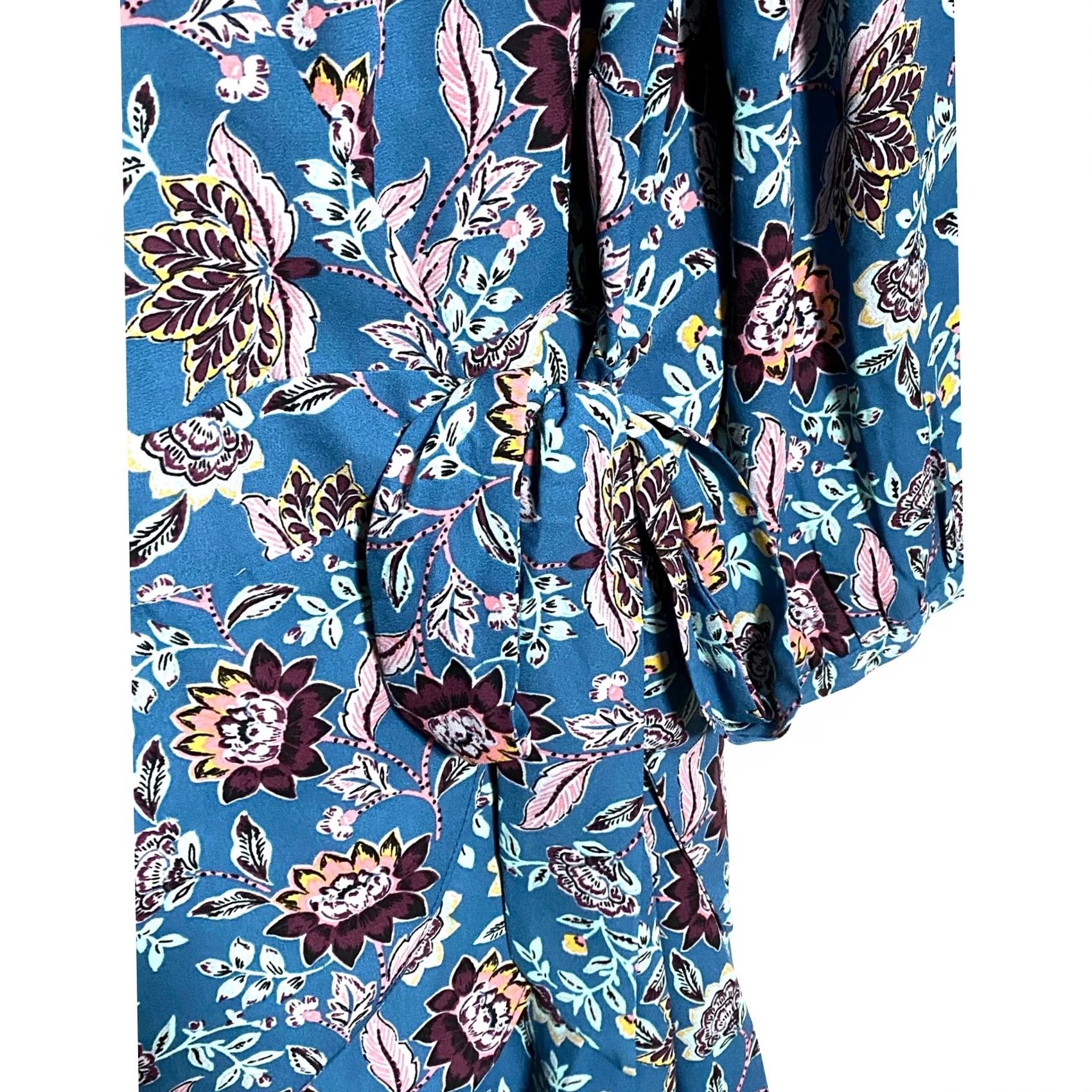 Torrid Torrid 2X Blouse Georgette Floral Wrap Tunic V Neck Boho Flowy Feminine Shirt Women Plus 2X Blue Floral Wrap Tunic Blouse Size XXL / US 16-18 / IT 52-54 - 4 Thumbnail