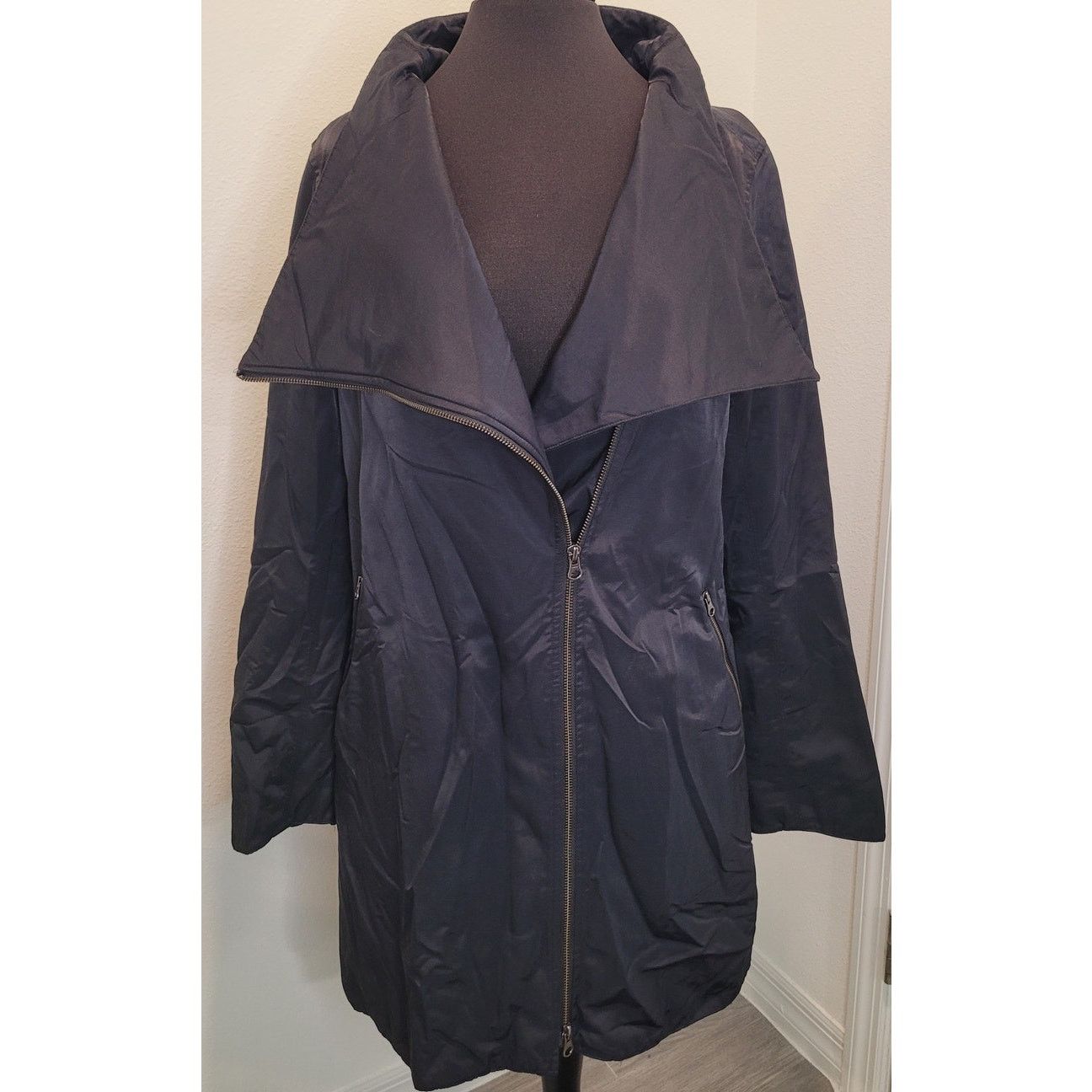 Eileen Fisher Eileen Fisher Black Fleece-Lined Moto Jacket Outerwear M Size M / US 6-8 / IT 42-44 - 5 Thumbnail
