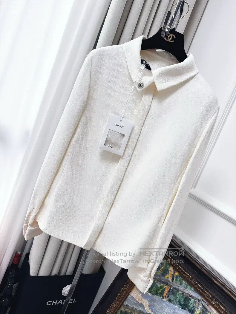 Chanel Chanel 22c Early Spring Vacation Series Beige Heavy Mulber Size XS / US 0-2 / IT 36-38 - 1 Thumbnail