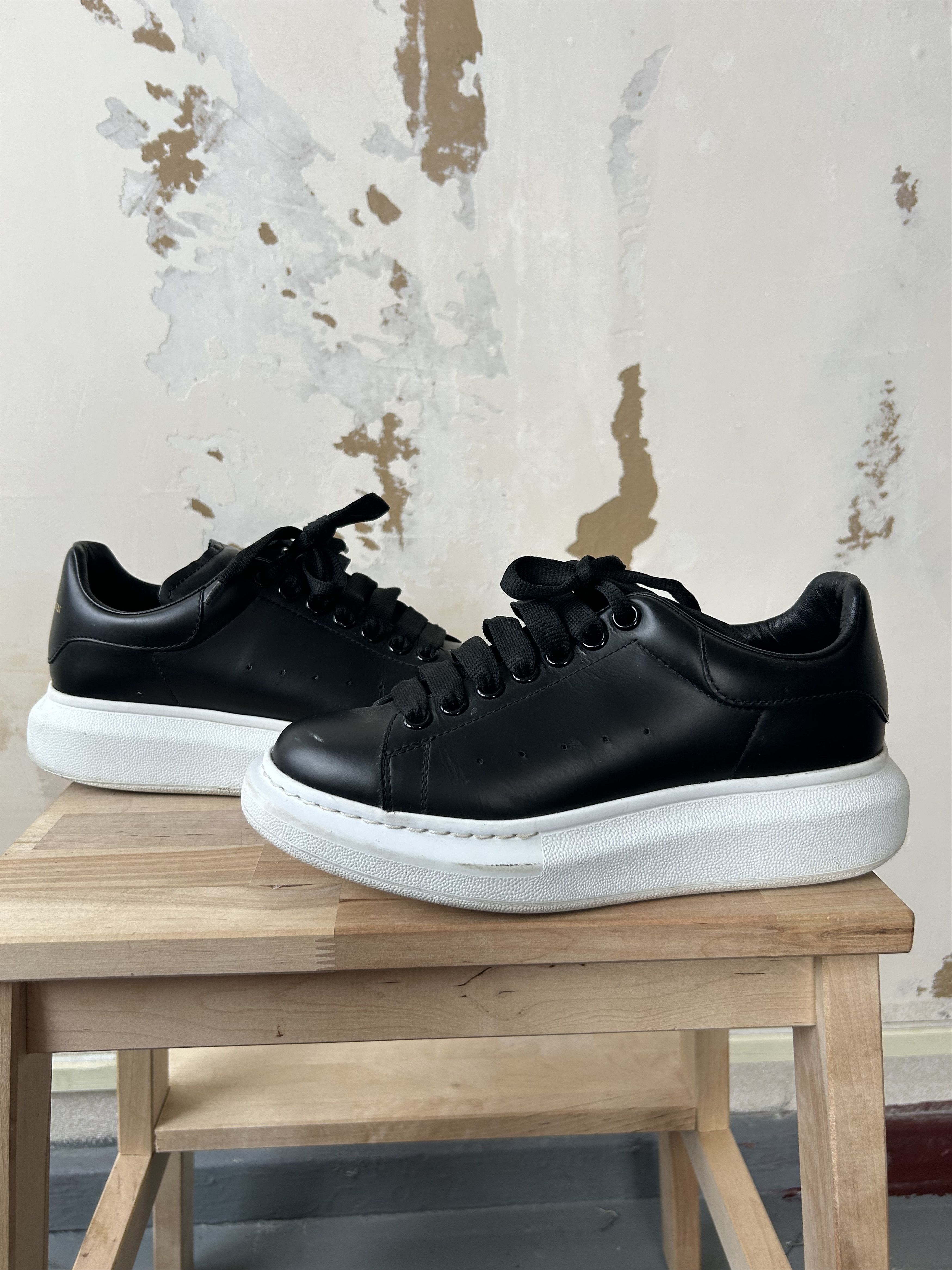 Alexander Mcqueen White Leather Sneakers Shoes in Black, Women's (Size 7)