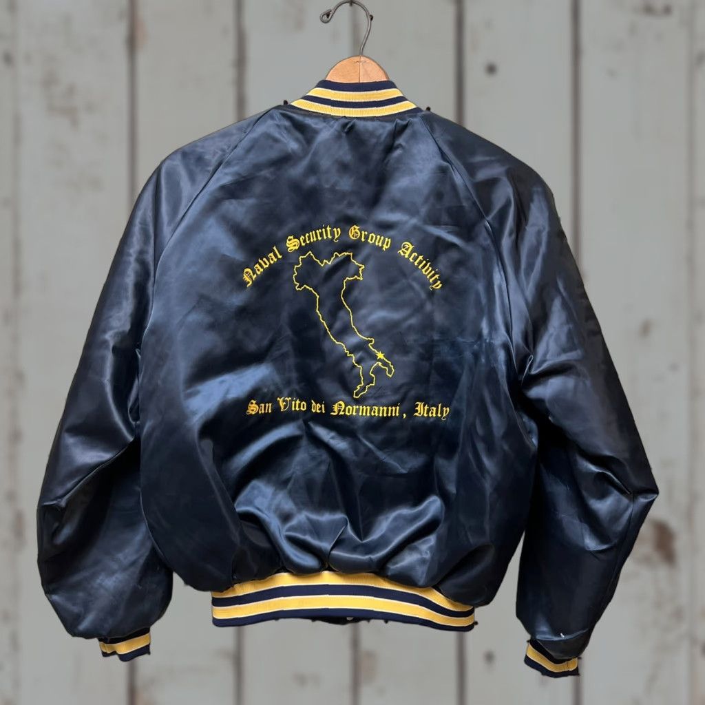 Vintage VINTAGE Swingster Jacket Military Satin Nylon Blue US Naval Italy Snap L Men Mens Size L Size US L / EU 52-54 / 3 - 1 Thumbnail