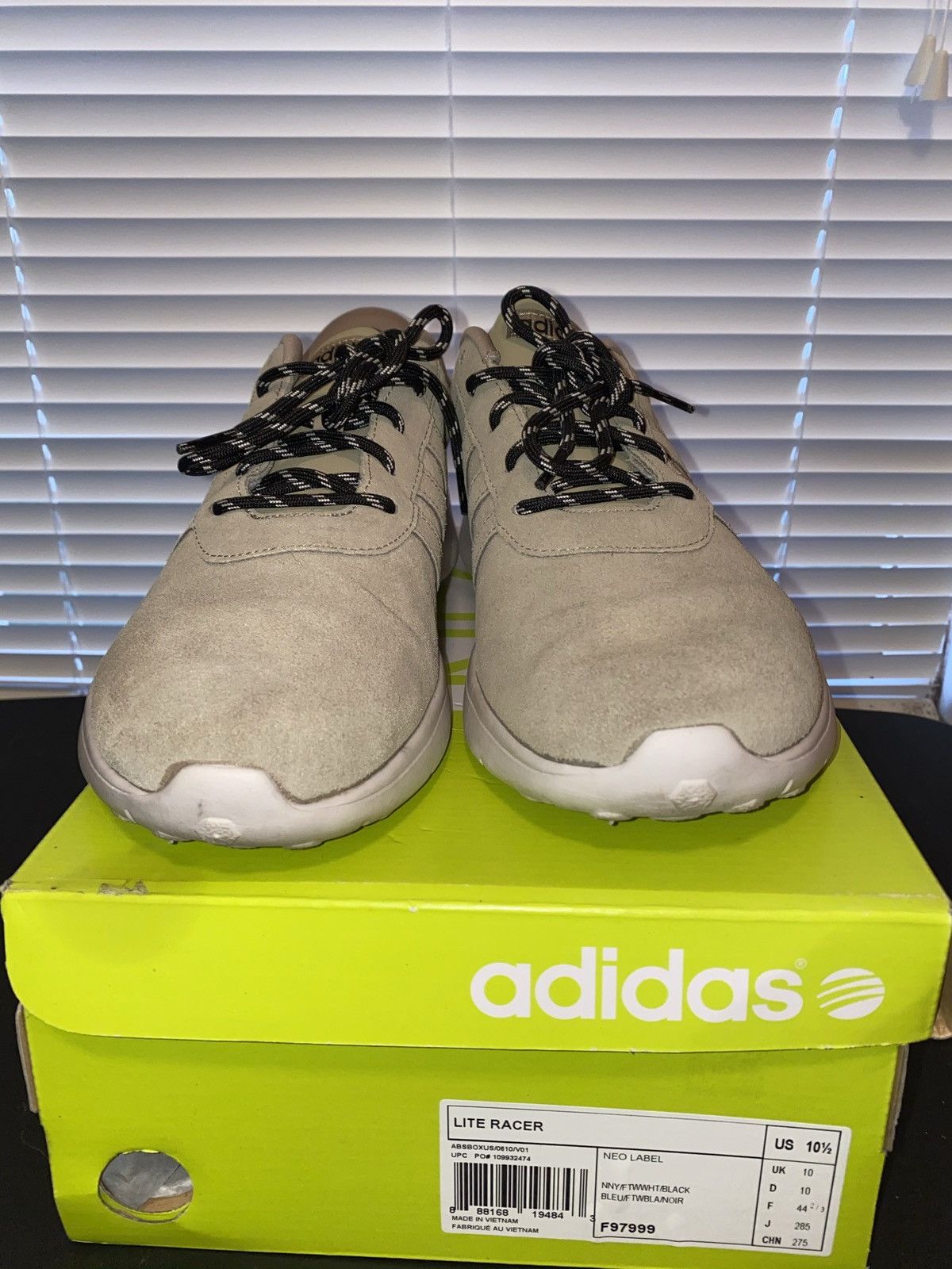 Adidas Adidas Lite Racer Size US 10.5 / EU 43-44 - 2 Thumbnail