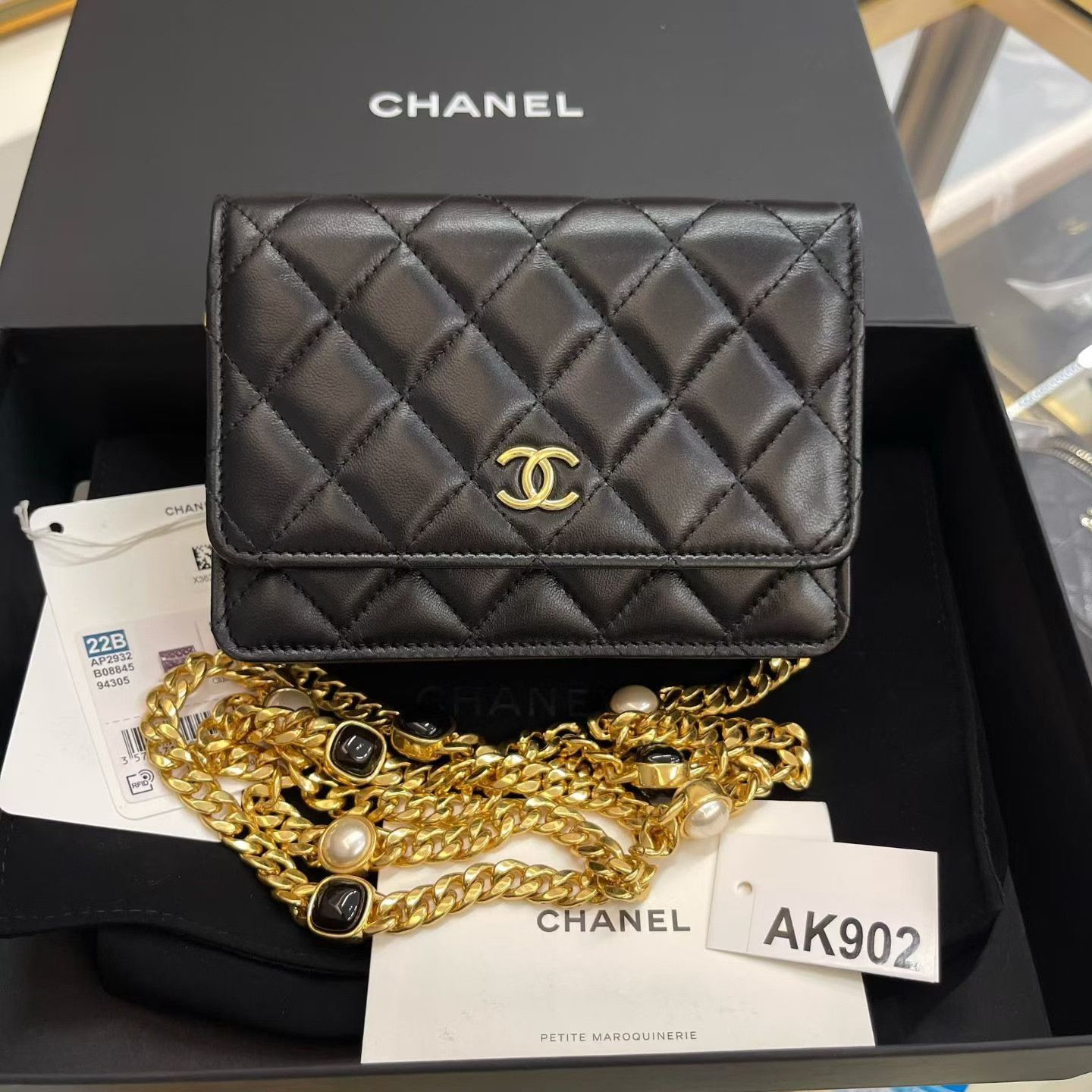 Chanel Pre-loved Bag Very good condition Size ONE SIZE - 1 Thumbnail