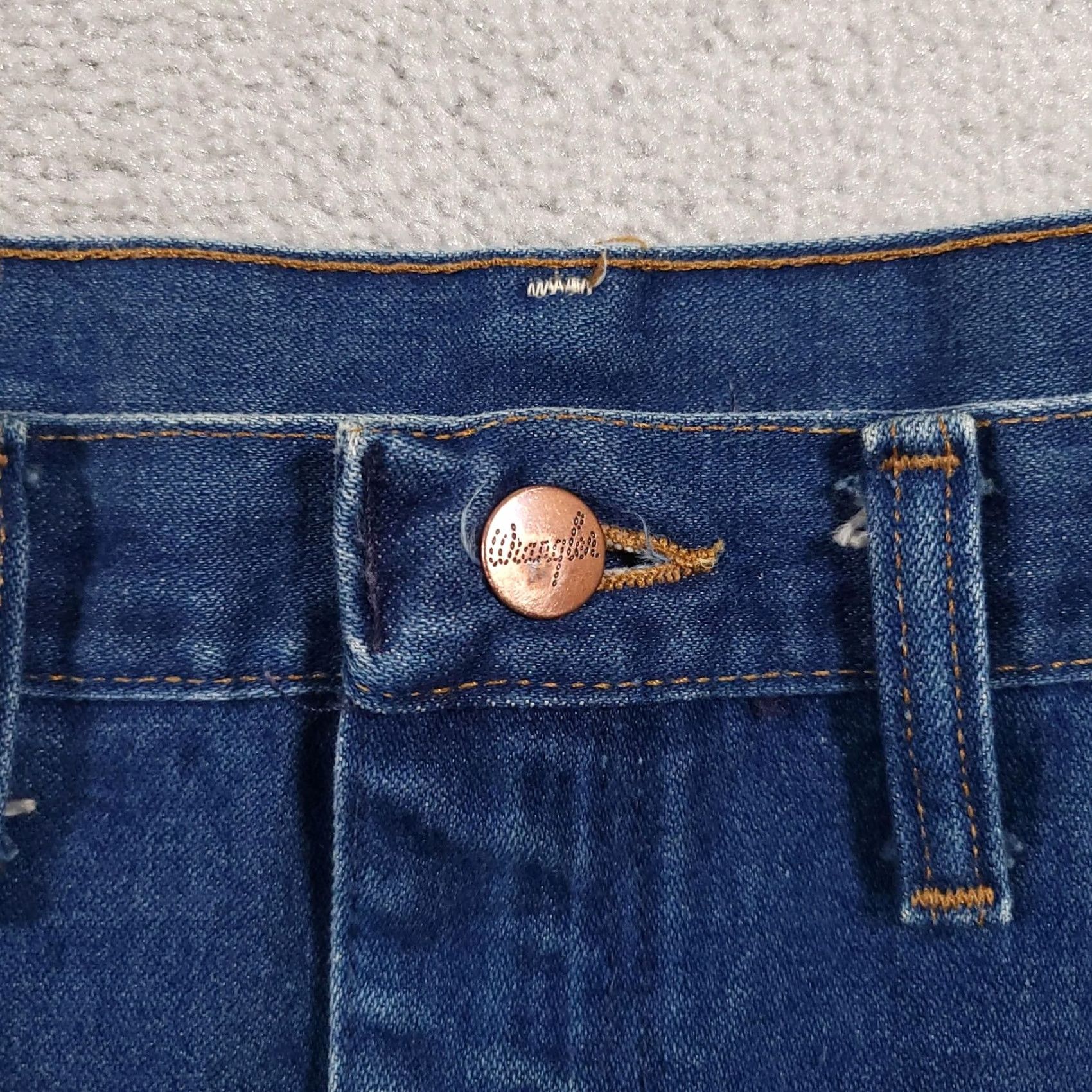 Wrangler VINTAGE Wrangler Jeans Mens 46x30 Blue Relaxed Fit Classic Five Pocket Denim Pants USA Wrangler Cowboy Cut 936DEN Mens Jeans Size US 30 / EU 46 - 5 Thumbnail