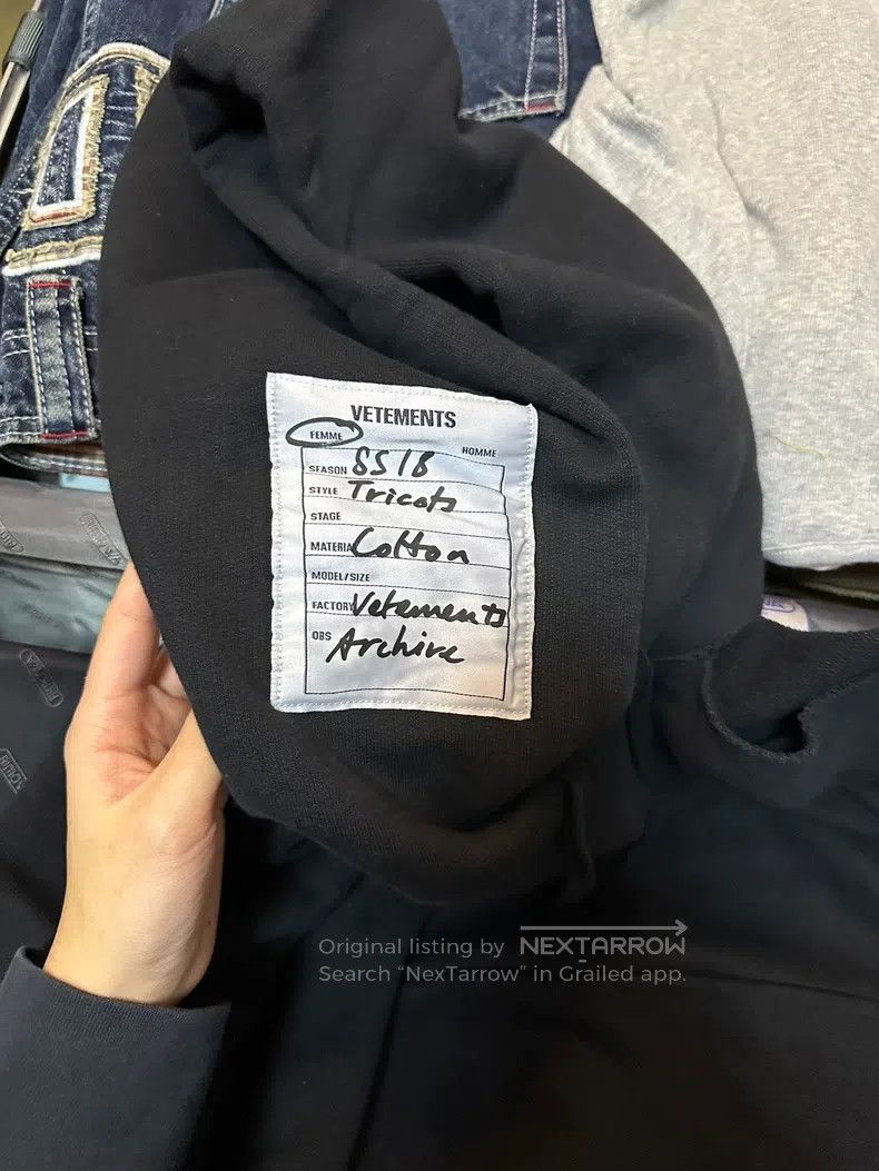 Vetements Vetements Off-the-Shoulder Hoodie Size US S / EU 44-46 / 1 - 4 Thumbnail