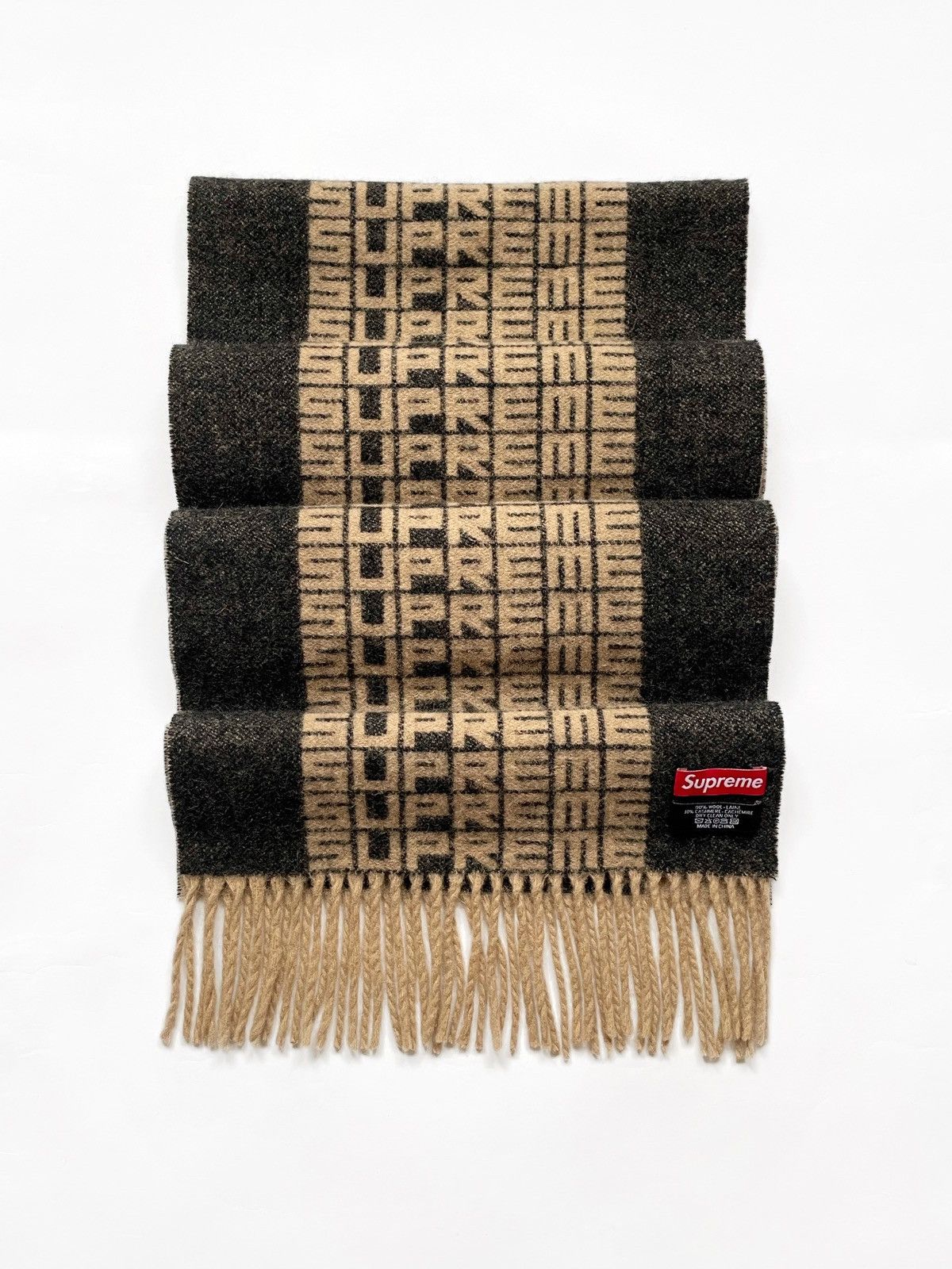 新品　Supreme Logo Repeat Scarf Supreme Supreme Logo Repeat Scarf | Grailed
